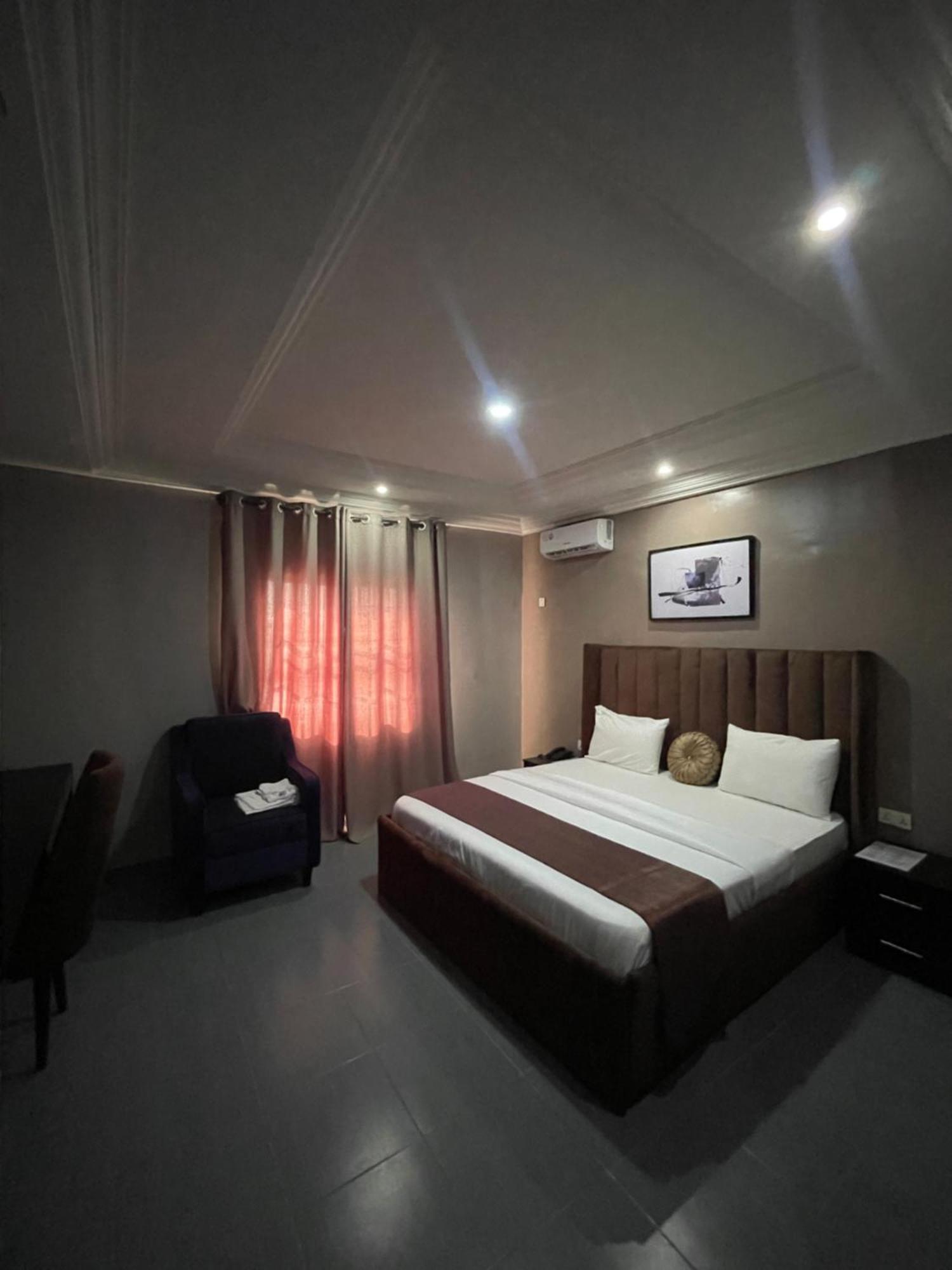 Nexus Xpress Hotel Abuja Extérieur photo