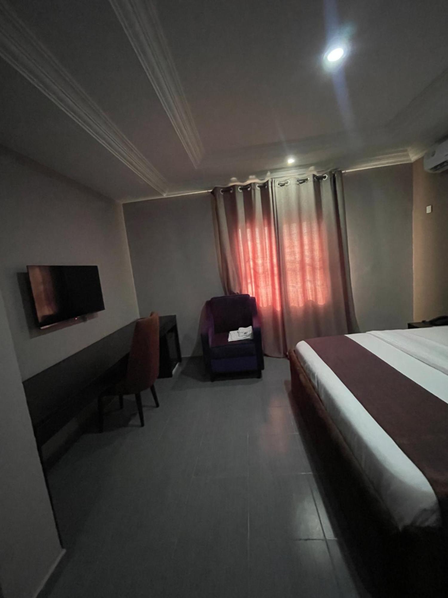 Nexus Xpress Hotel Abuja Extérieur photo