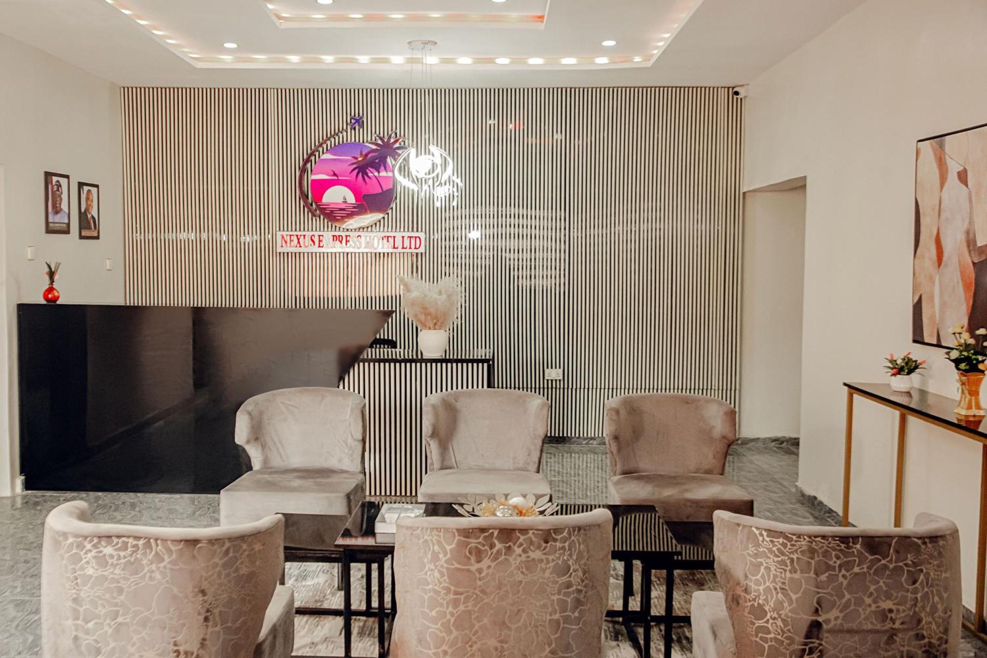 Nexus Xpress Hotel Abuja Extérieur photo